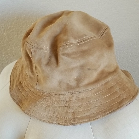 Dooney & Bourke unique suede/ monogram bucket hat - Picture 5 of 6